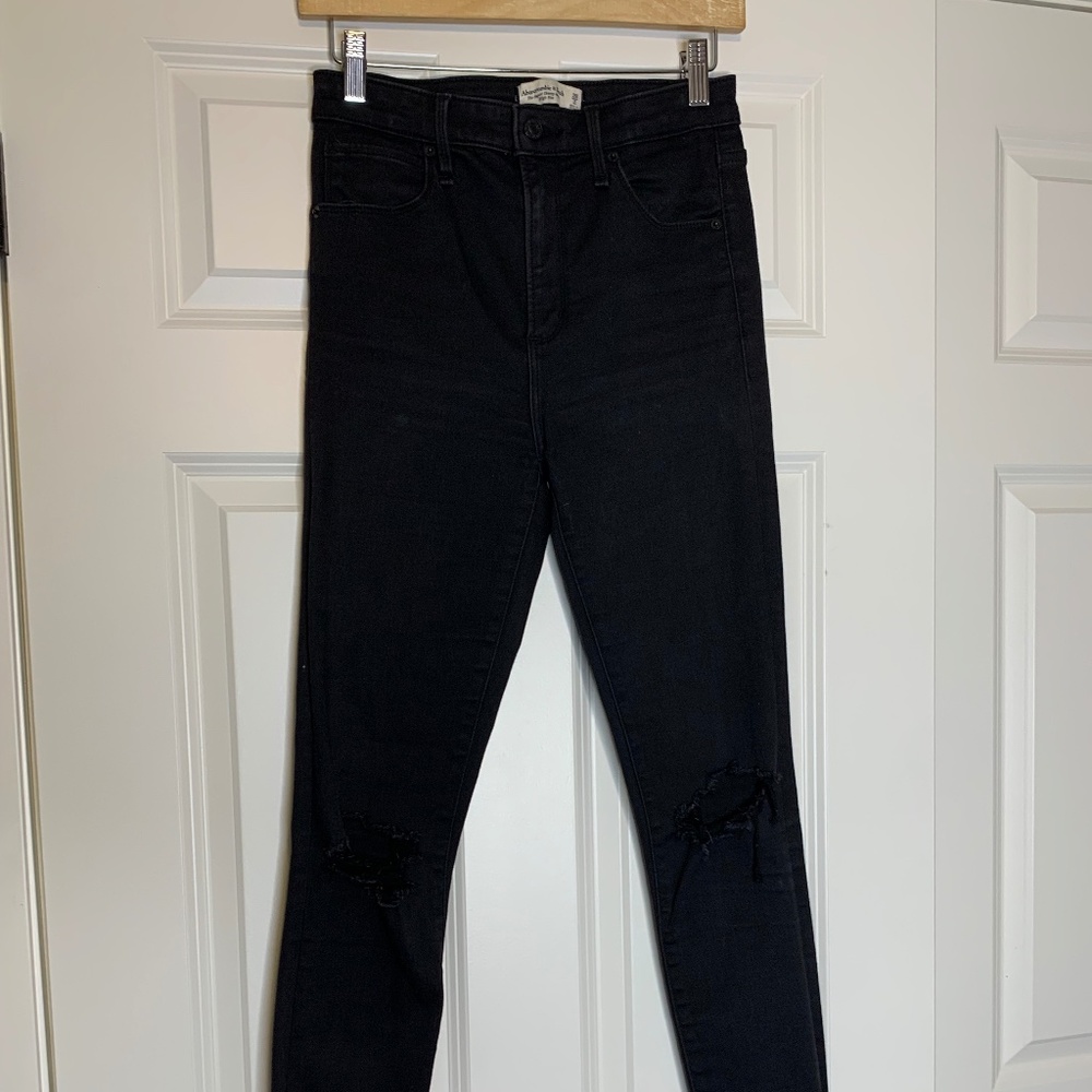 Abercrombie and Fitch Size 2